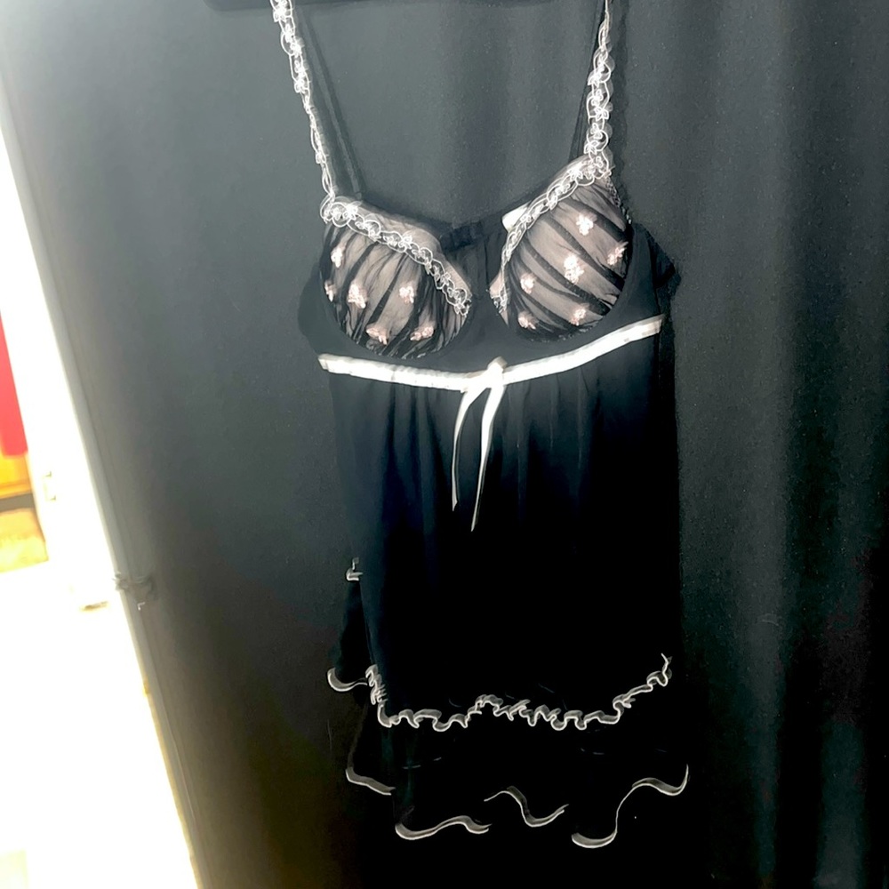 AMBRIELLE Gown Nighty Size XL Black & Pink EUC   Gorgeous!!!!! Ladies womens